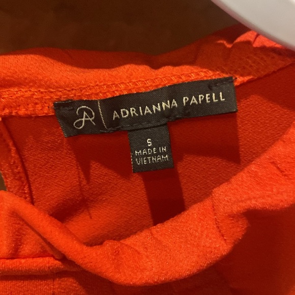 Size small - Picture 2 of 3